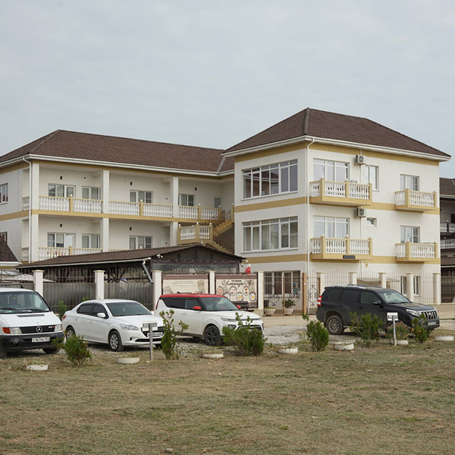 Парковка на отдыхе в Заозерном