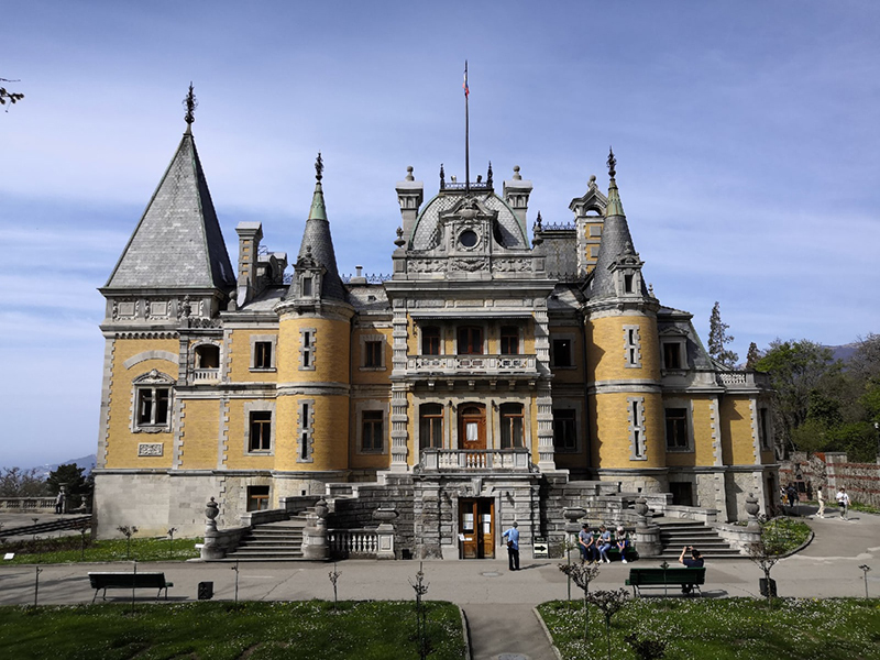 Массандровский дворец Экскурсии из Заозерного: Массандровский дворец