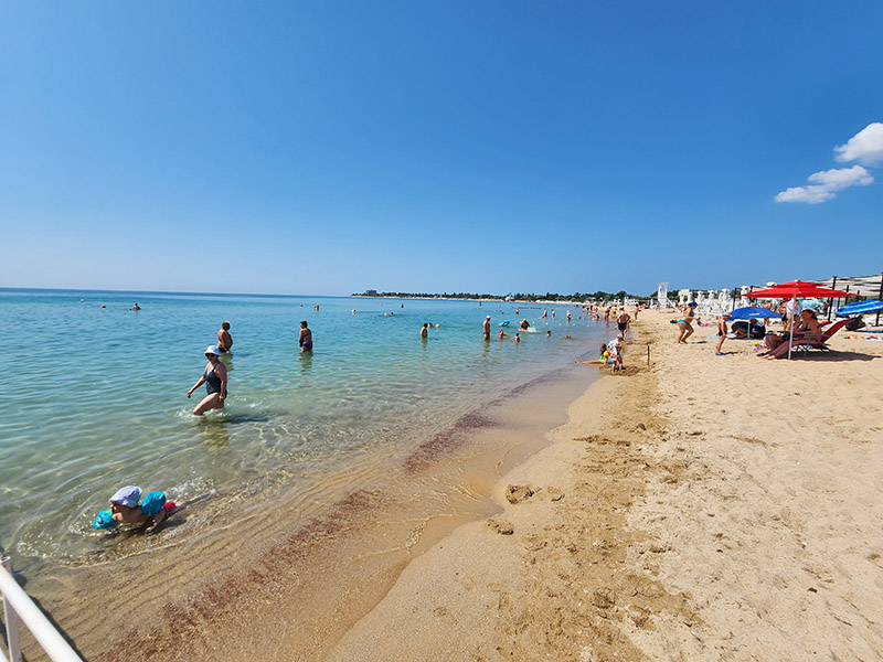 Пляж Заозерного рядом с Евпаторией Отдых под Евпаторией у моря: поселок Заозерное